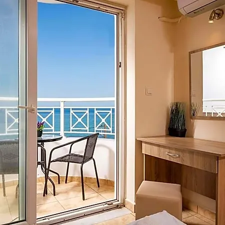Hotel Nefeli - Living By The Sea
