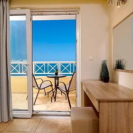 Nefeli - Living By The Sea فندق مدينة زاكينثوس