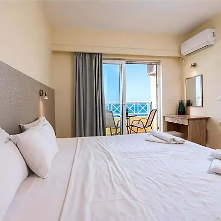 فندق Nefeli - Living By The Sea 3*