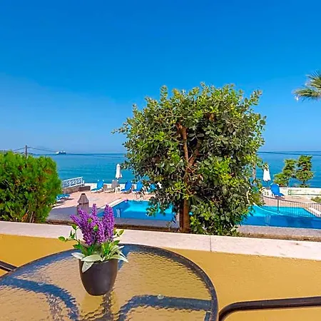Nefeli - Living By The Sea فندق 3*
